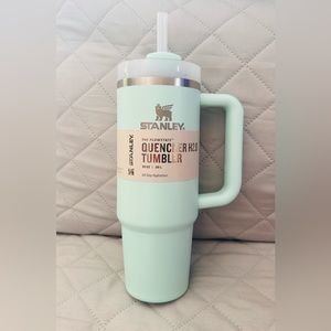 NWT Mint Stanley 30oz